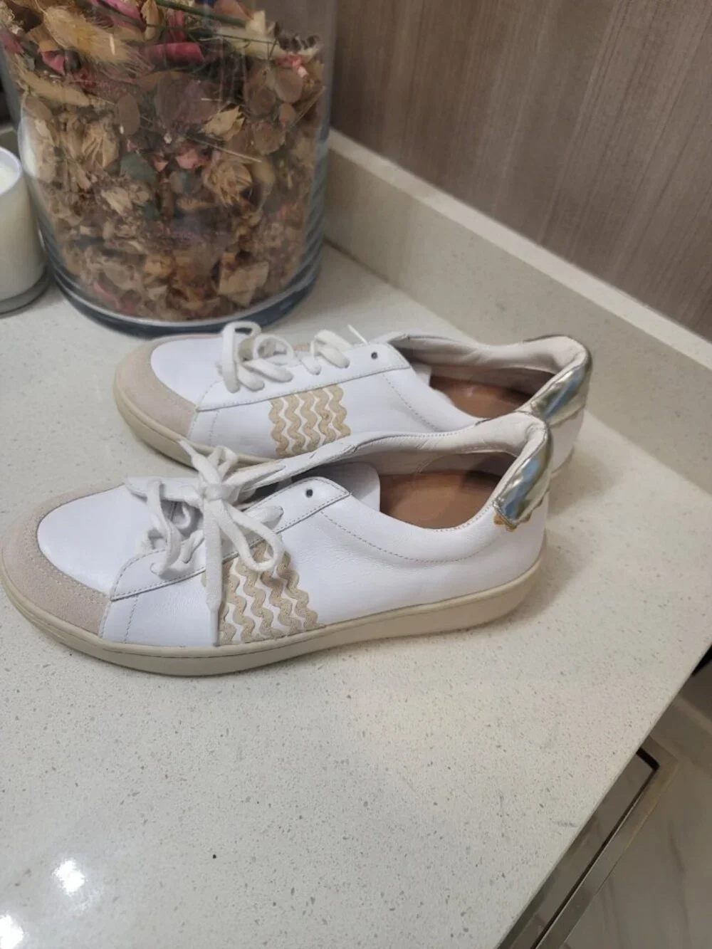 LOEFFLER RANDALL Elliot Sneaker Lace Up Low Top Gold  Ric Rac Women's Sz 9 White